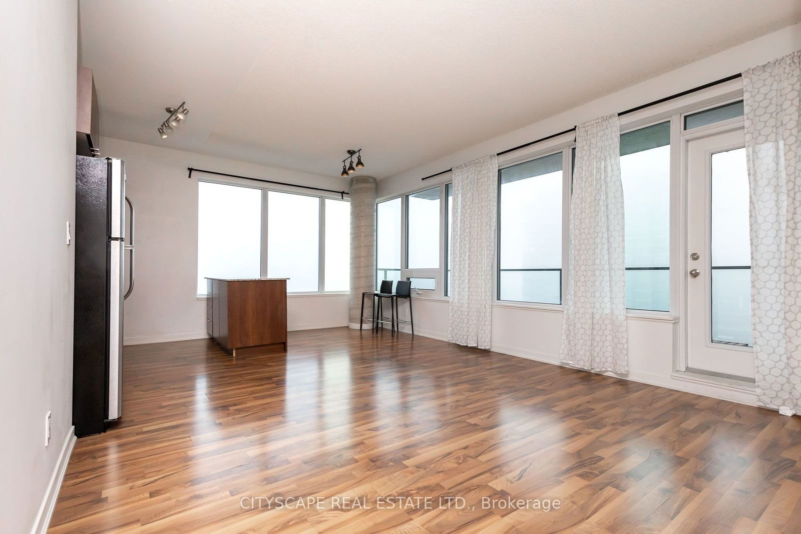 55 East Liberty St, unit 1504 for rent