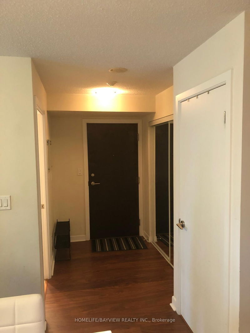 33 Bay St, unit 607 for rent