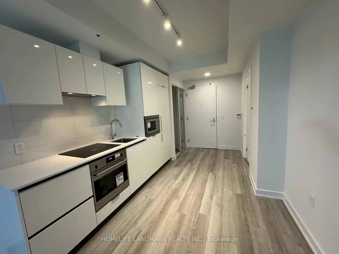 238 Simcoe St, unit 3407 for rent