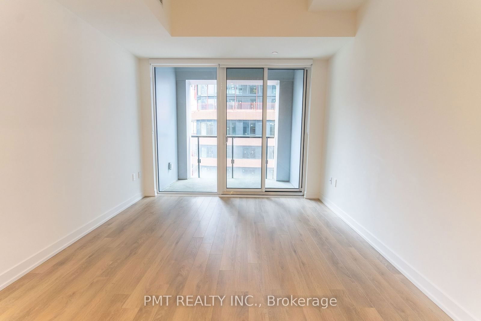 158 Front St E, unit 913 for rent