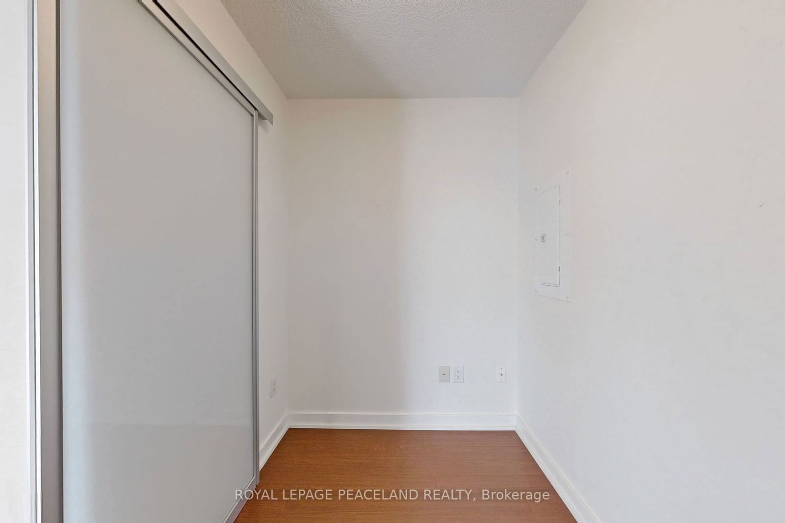 33 Singer Crt, unit 1209 for rent