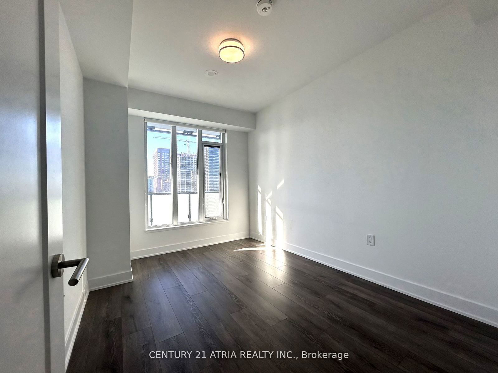 575 Bloor St E, unit 3311 for rent