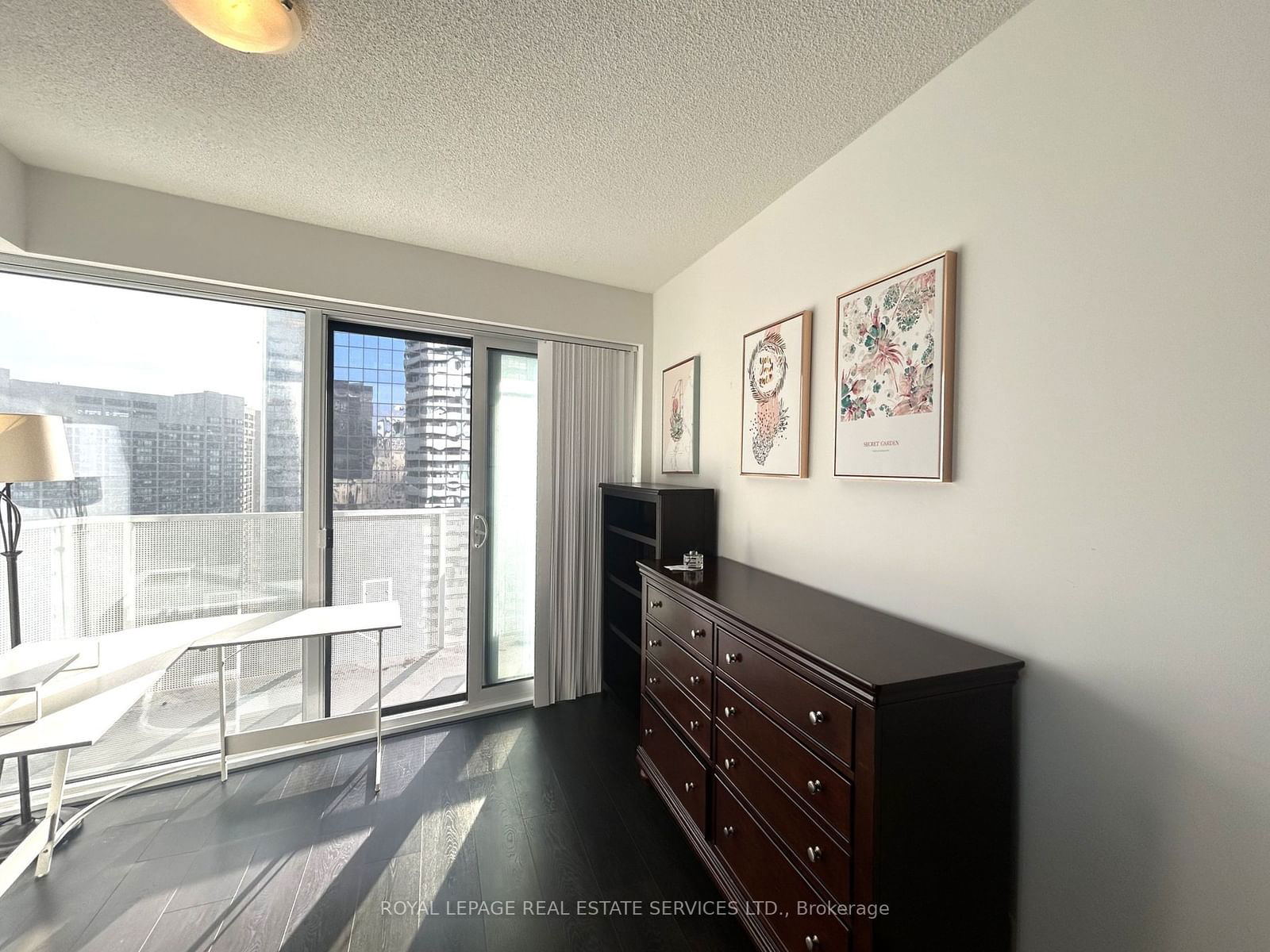 100 Harbour St, unit 2707 for rent