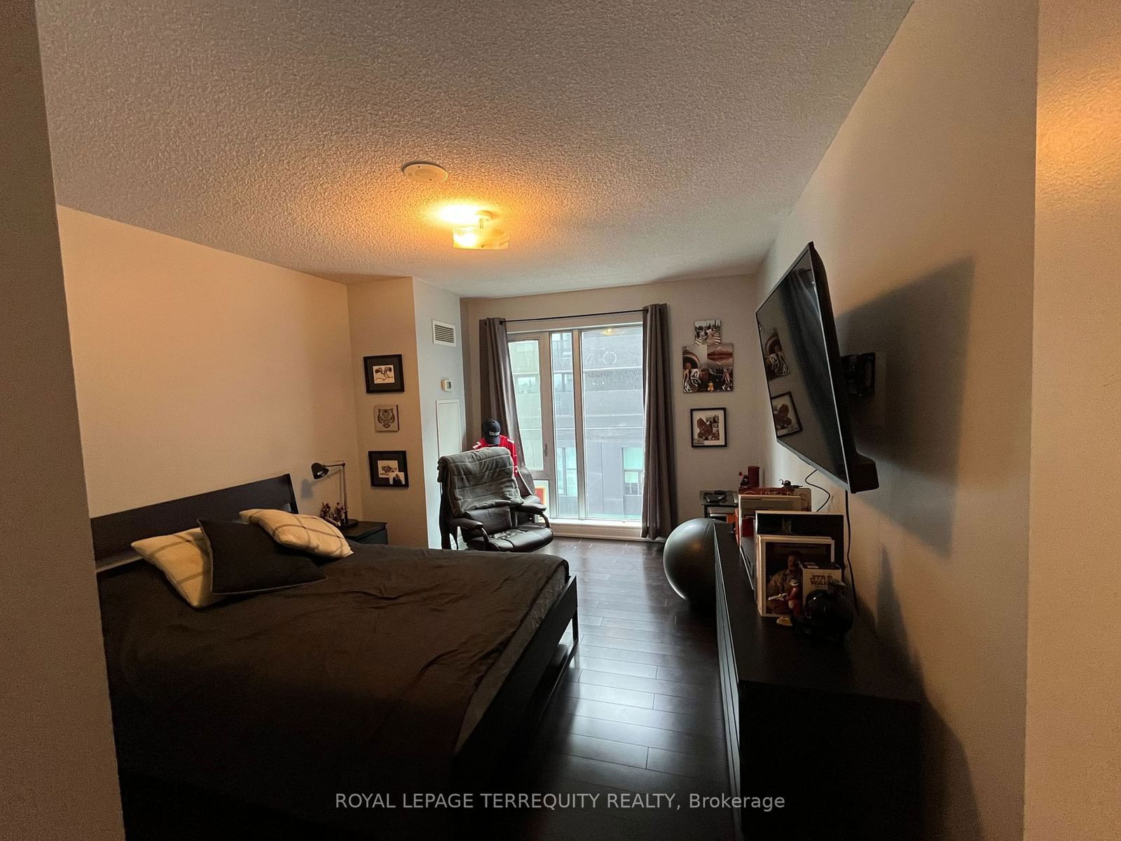 555 Wilson Ave, unit E318 for rent