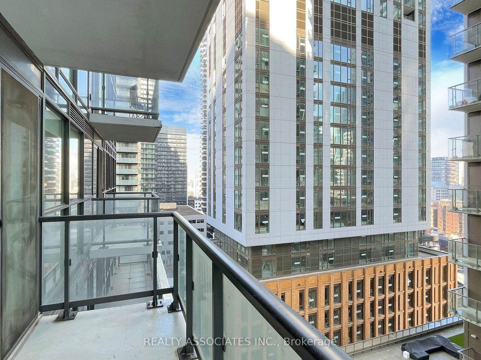 87 Peter St, unit 1712 for sale