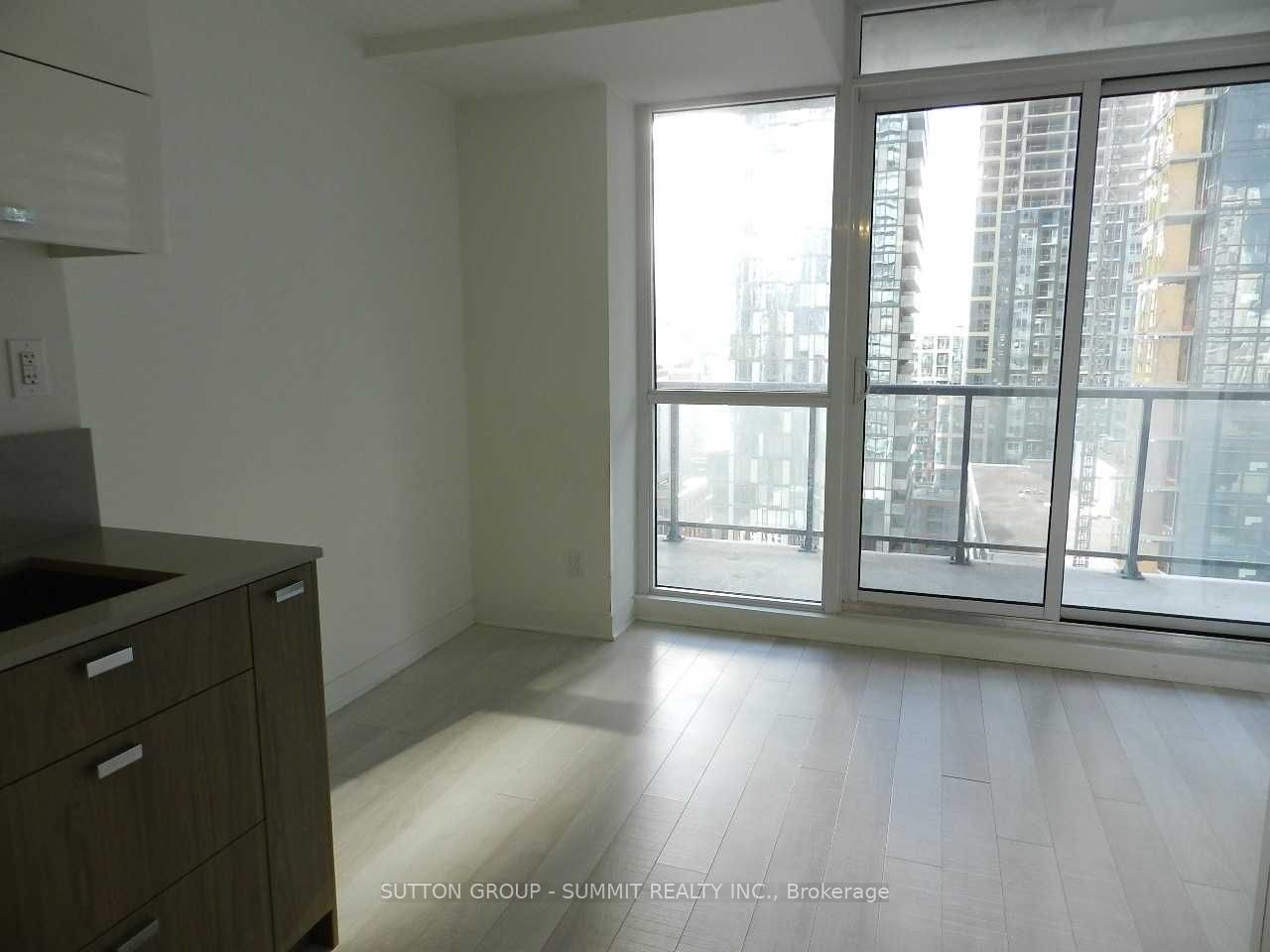 290 Adelaide St W, unit 1702 for rent