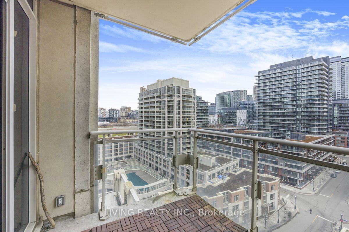 628 Fleet St, unit 1207 for rent