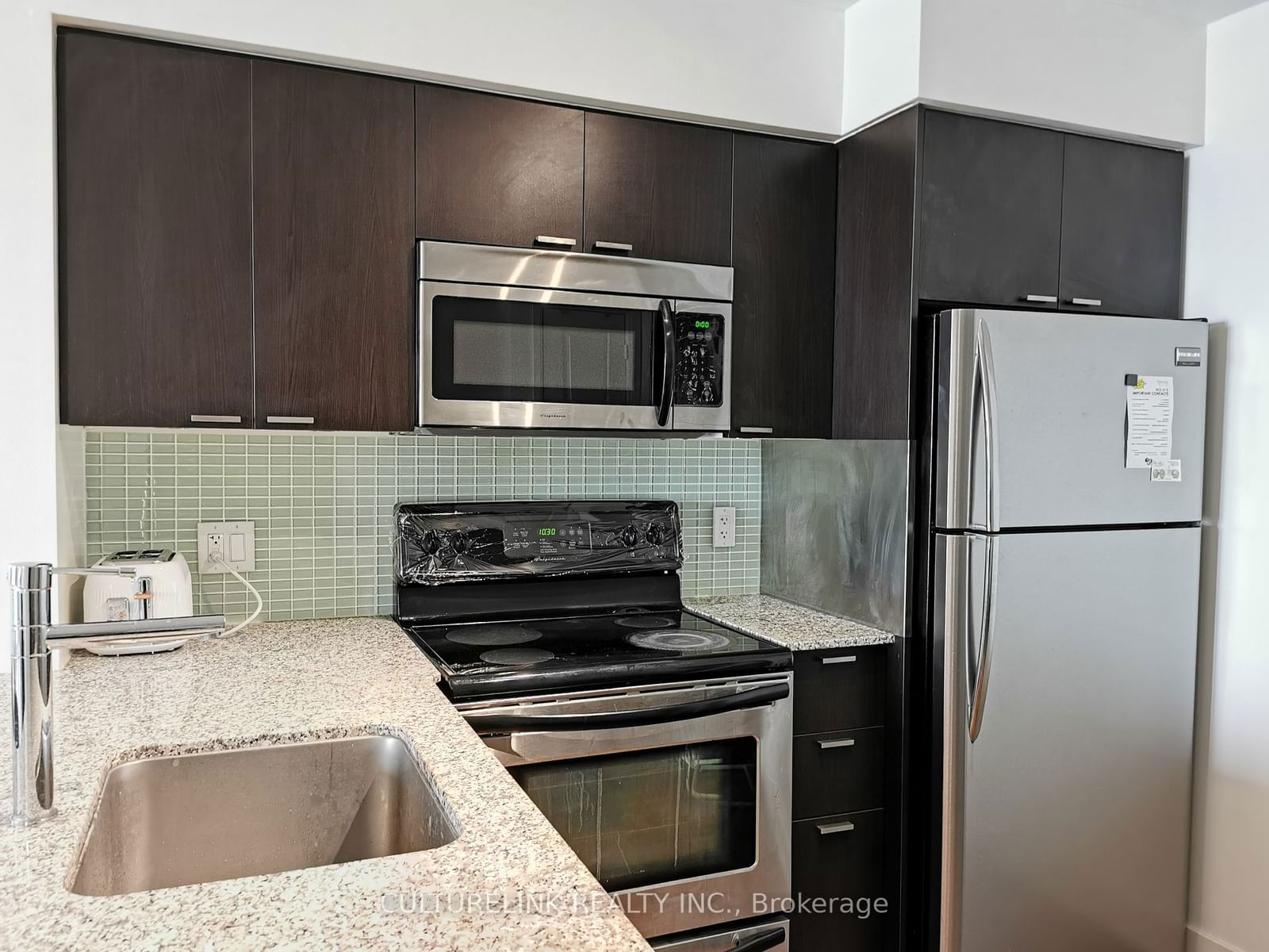 23 Sheppard Ave E, unit 1607 for rent