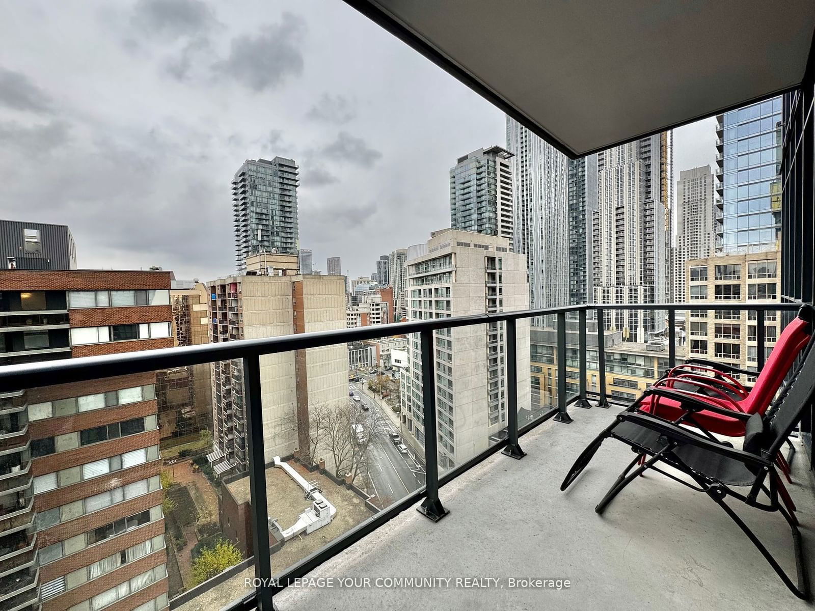 32 Davenport Rd, unit 1307 for rent