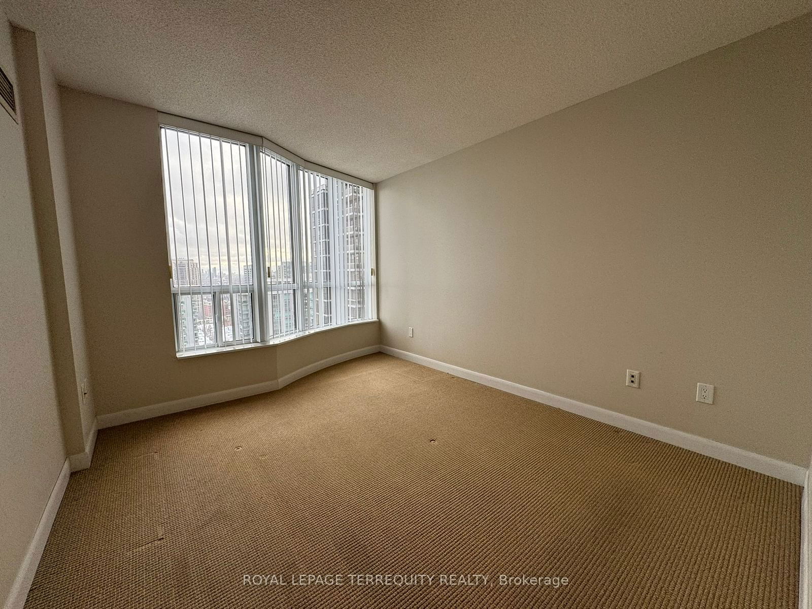 33 Sheppard Ave E, unit 2802 for rent