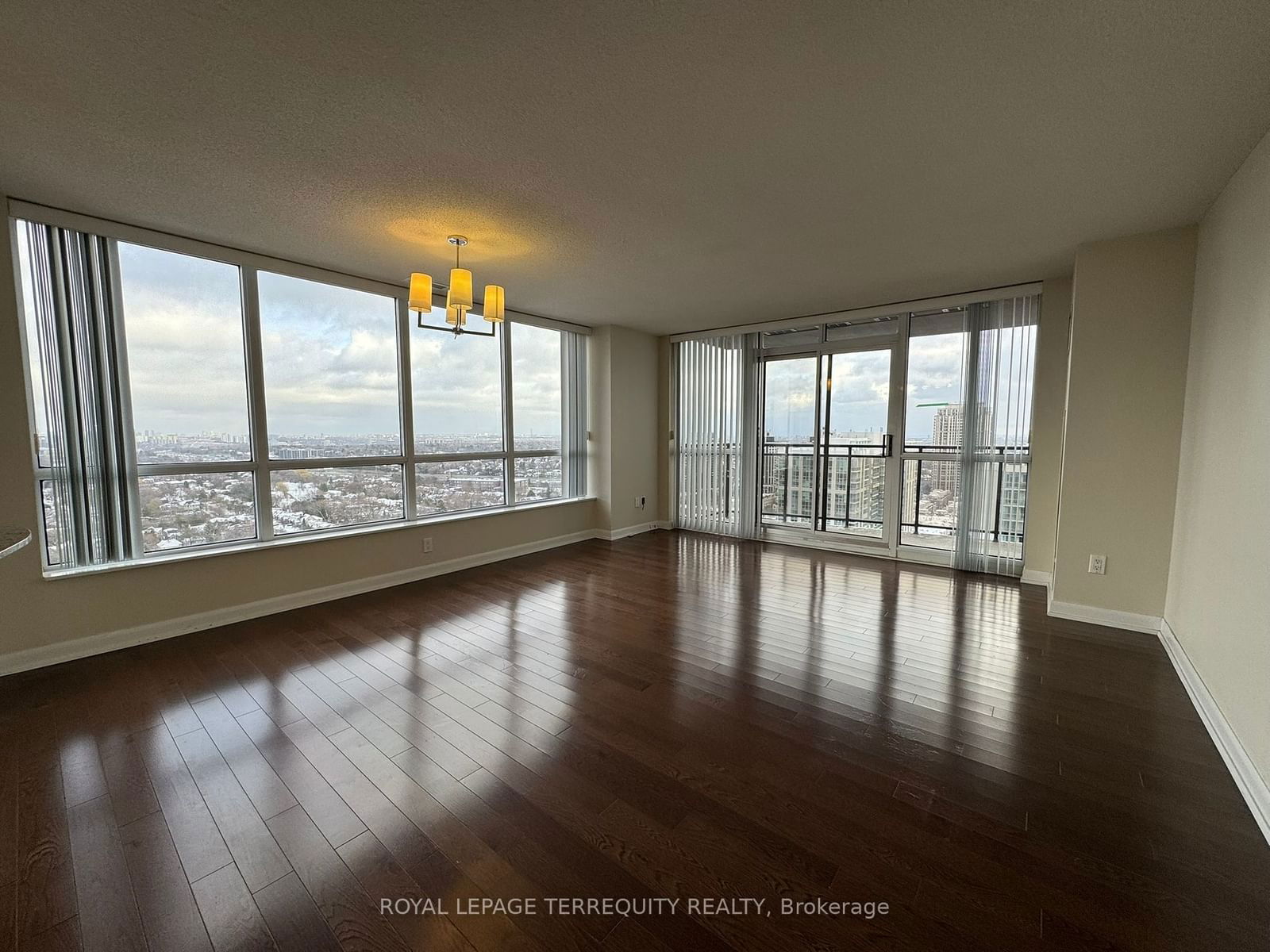 33 Sheppard Ave E, unit 2802 for rent