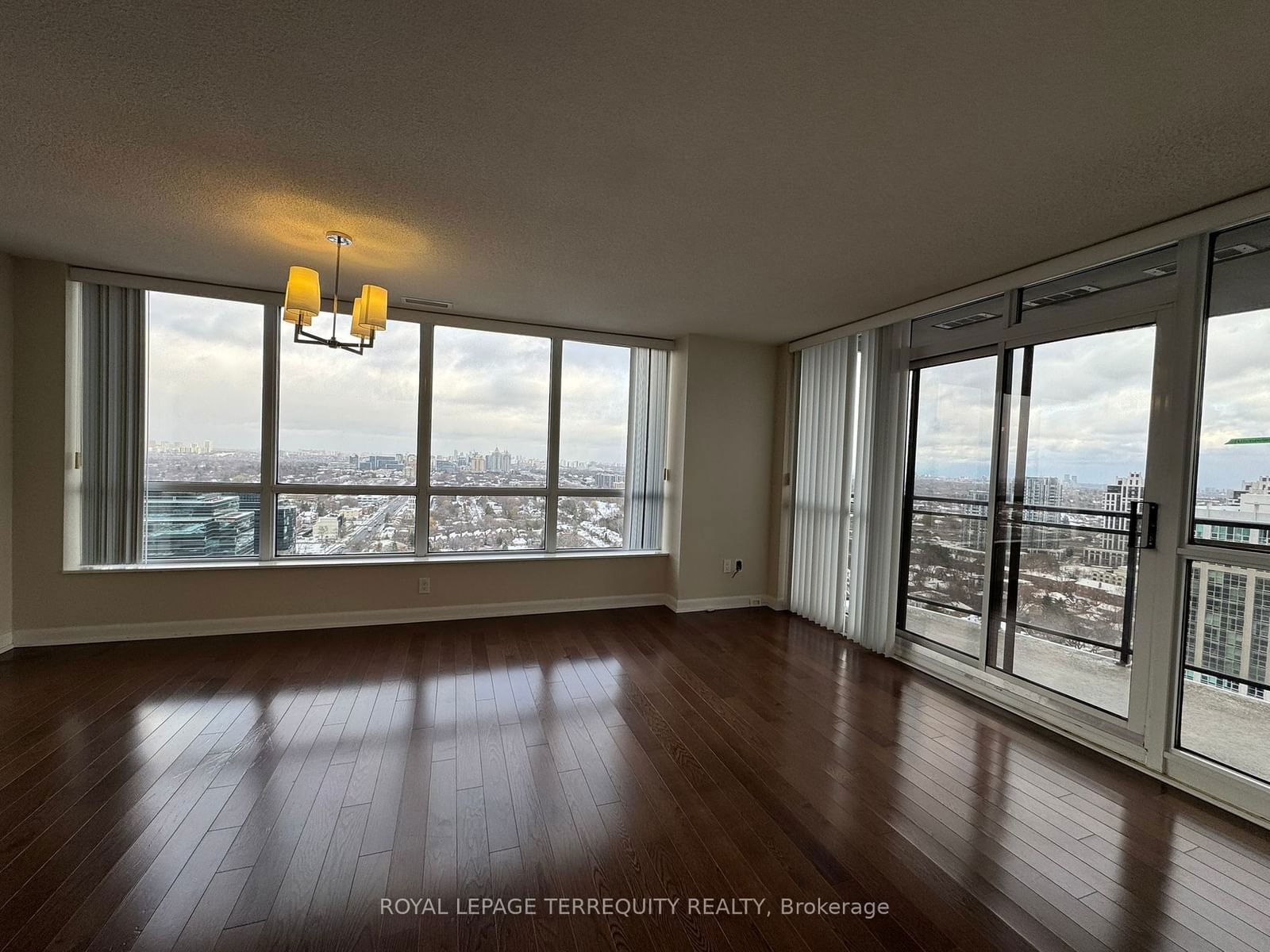 33 Sheppard Ave E, unit 2802 for rent