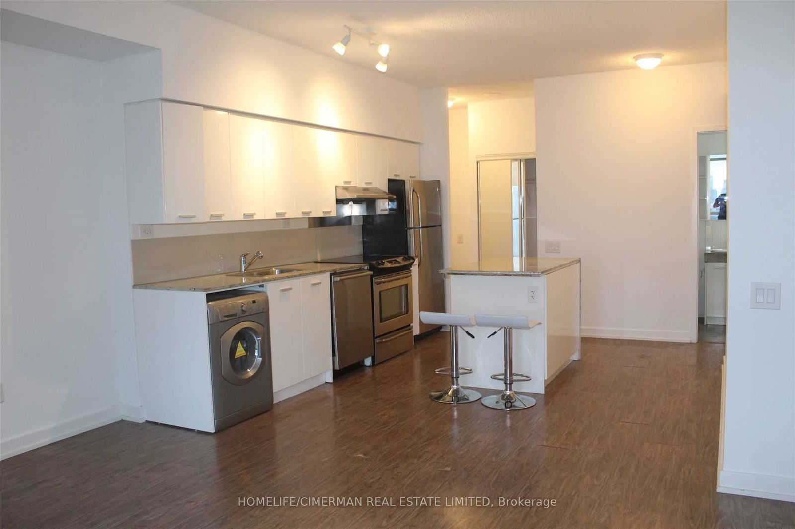 33 Singer Crt, unit 2609 for rent