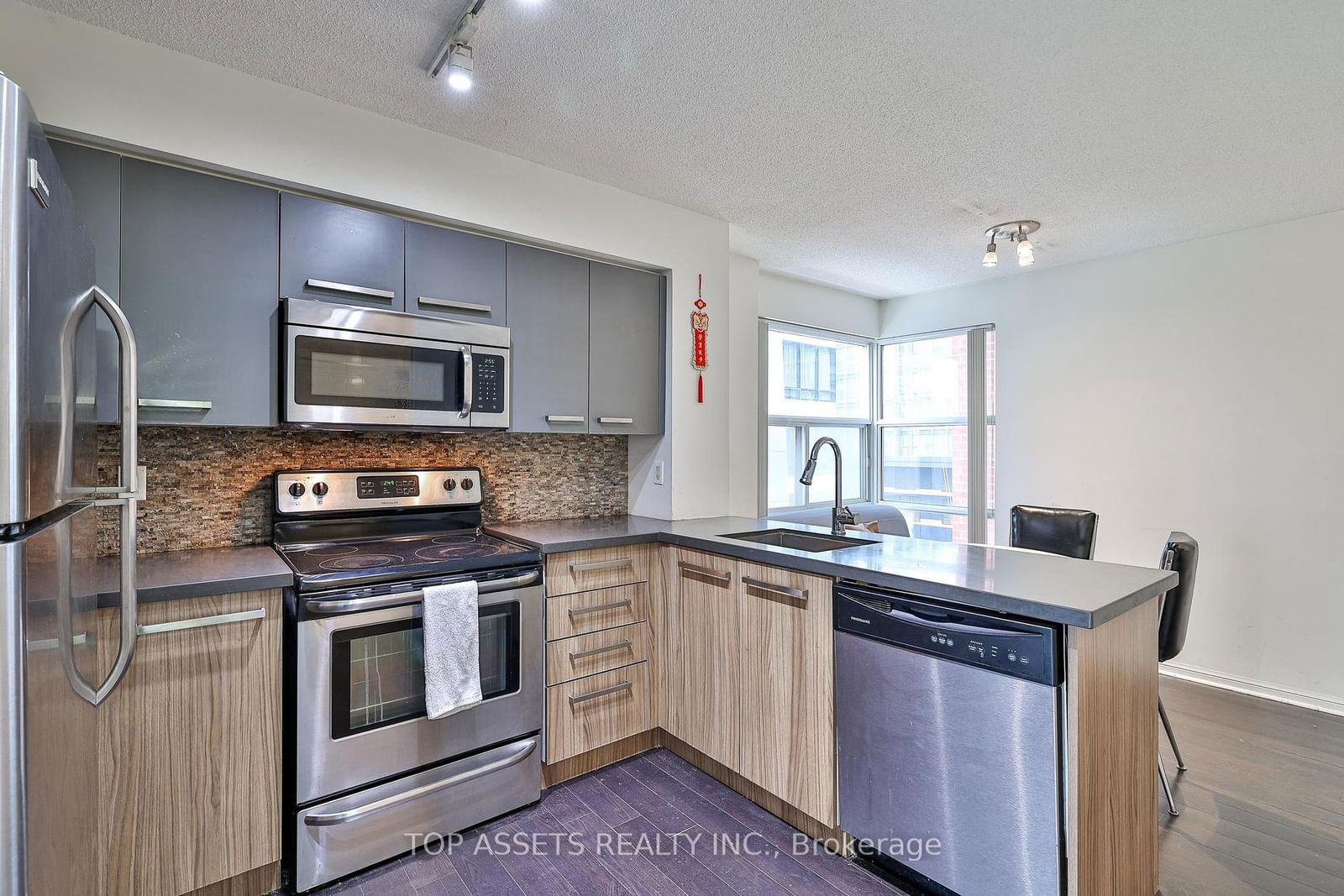 11 St Joseph St, unit 1211 for rent