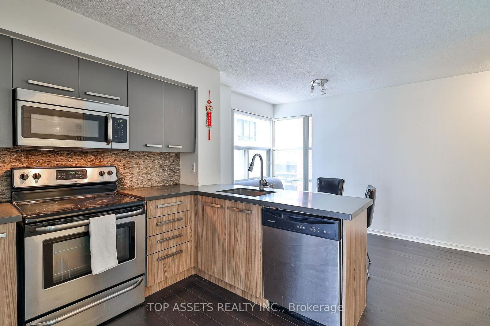 11 St Joseph St, unit 1211 for rent