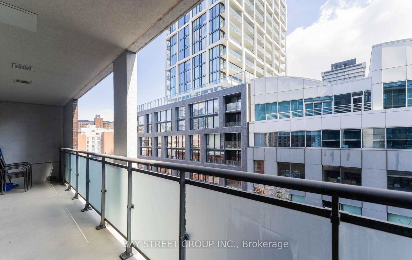 460 Adelaide St E, unit 831 for rent