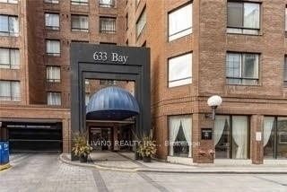 633 Bay St, unit 1704 for rent