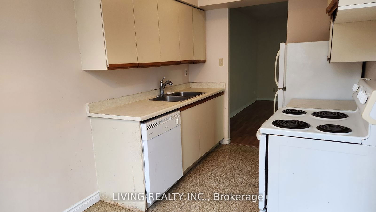 633 Bay St, unit 1704 for rent