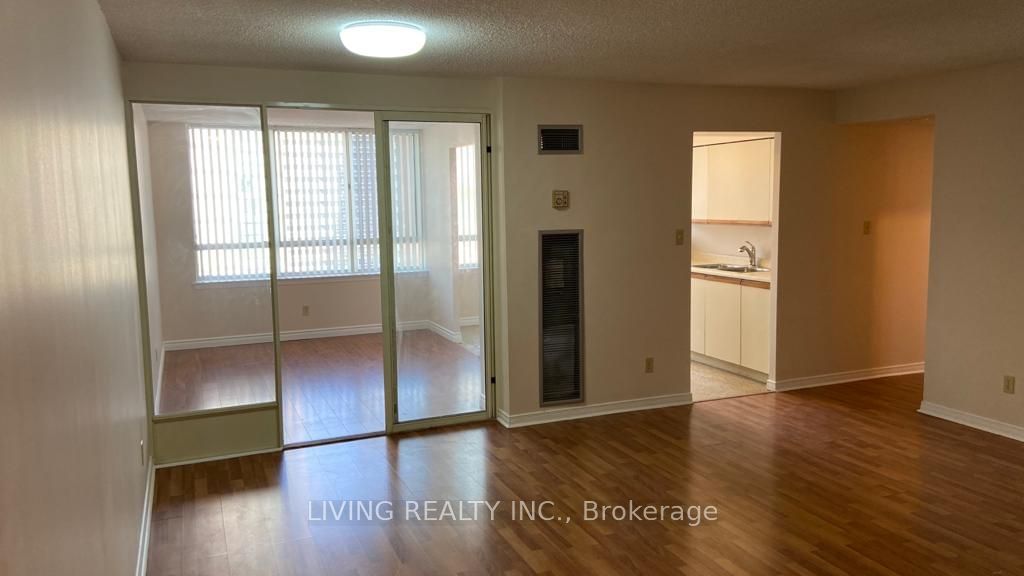 633 Bay St, unit 1704 for rent