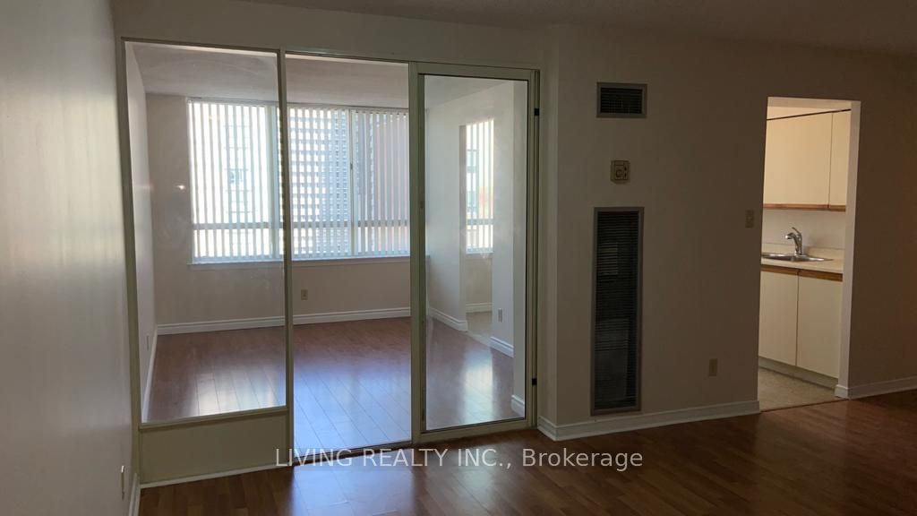 633 Bay St, unit 1704 for rent