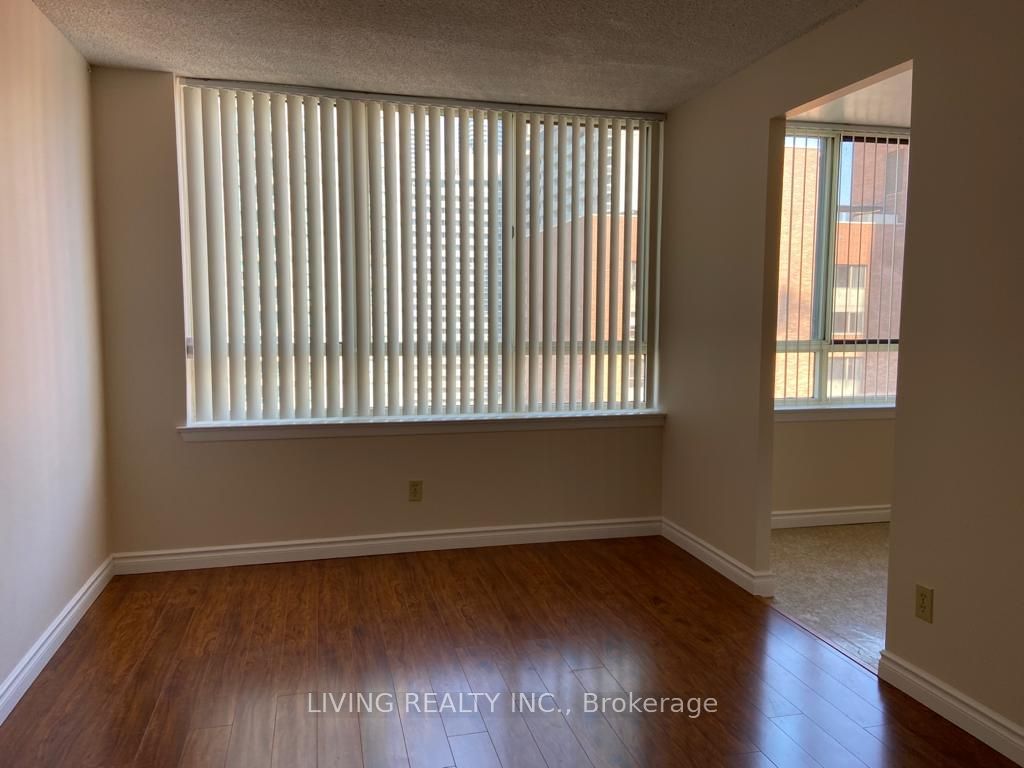 633 Bay St, unit 1704 for rent