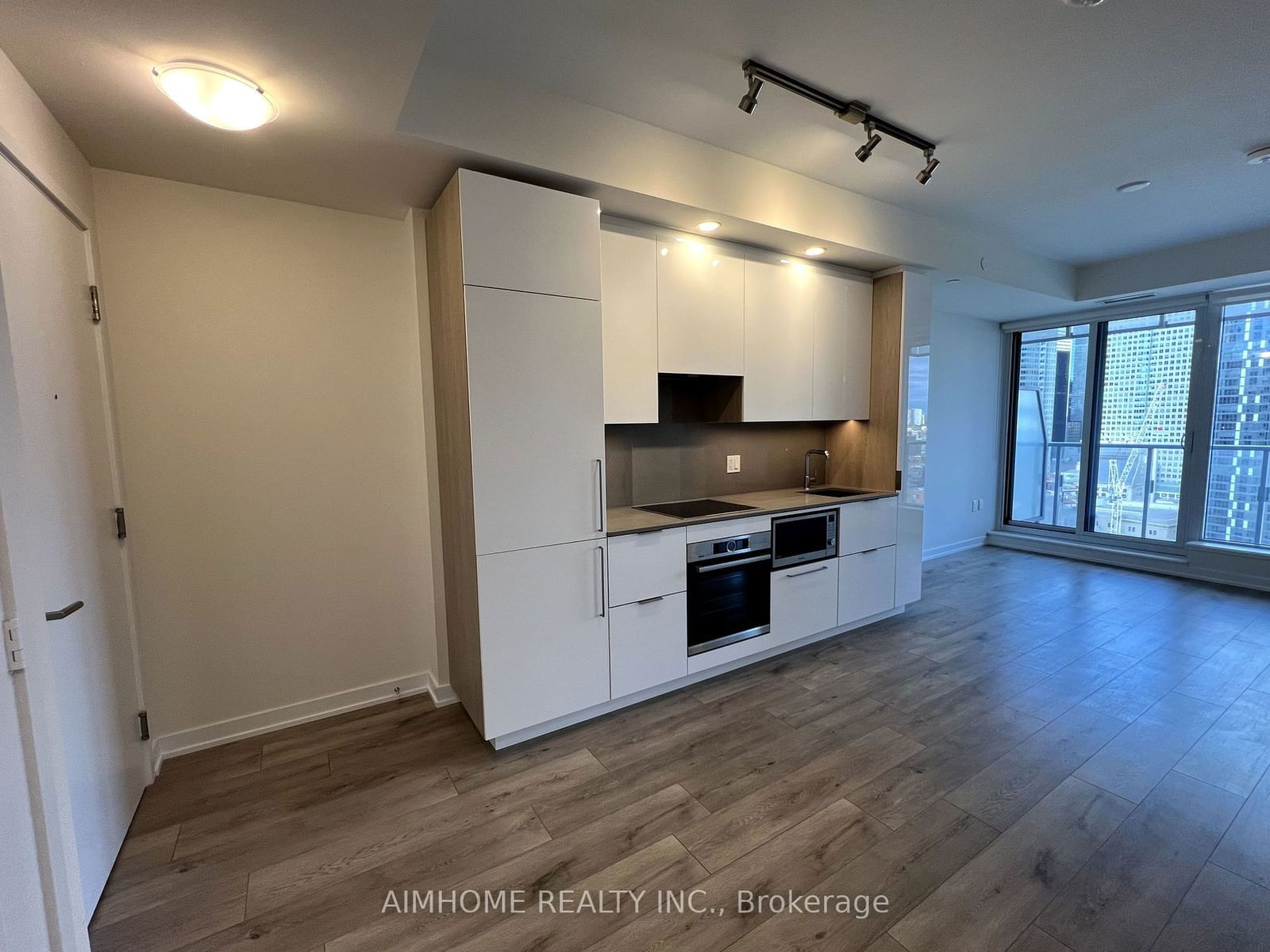 28 Freeland St, unit 2305 for rent