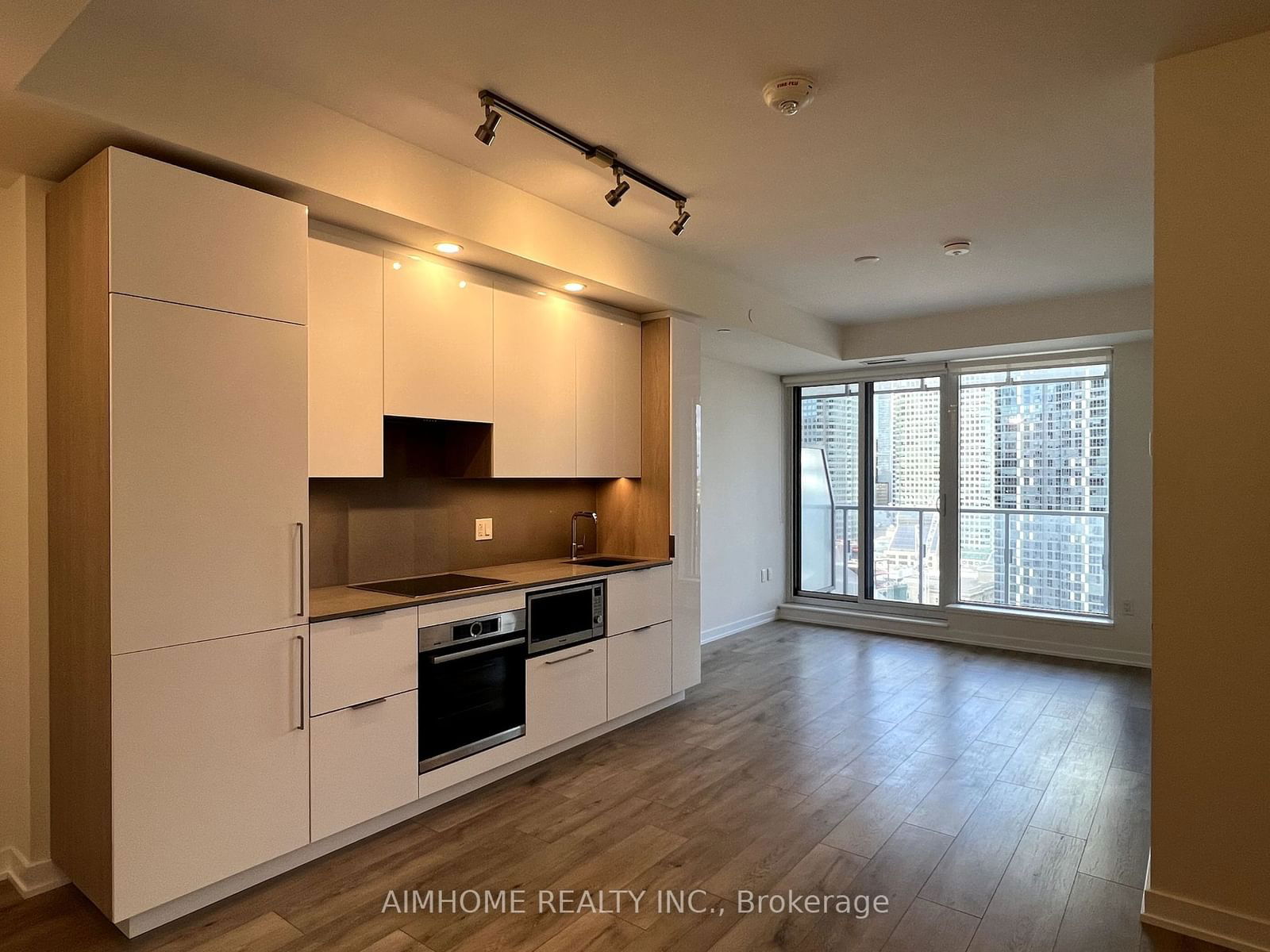 28 Freeland St, unit 2305 for rent