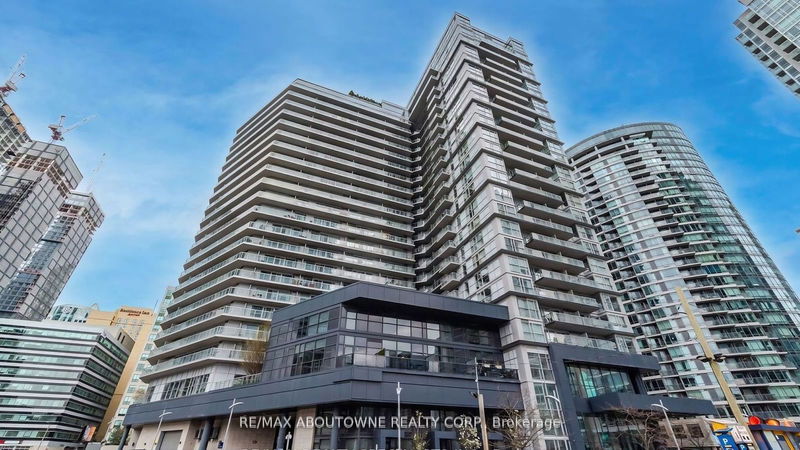 352 Front St W, unit PH4 for rent