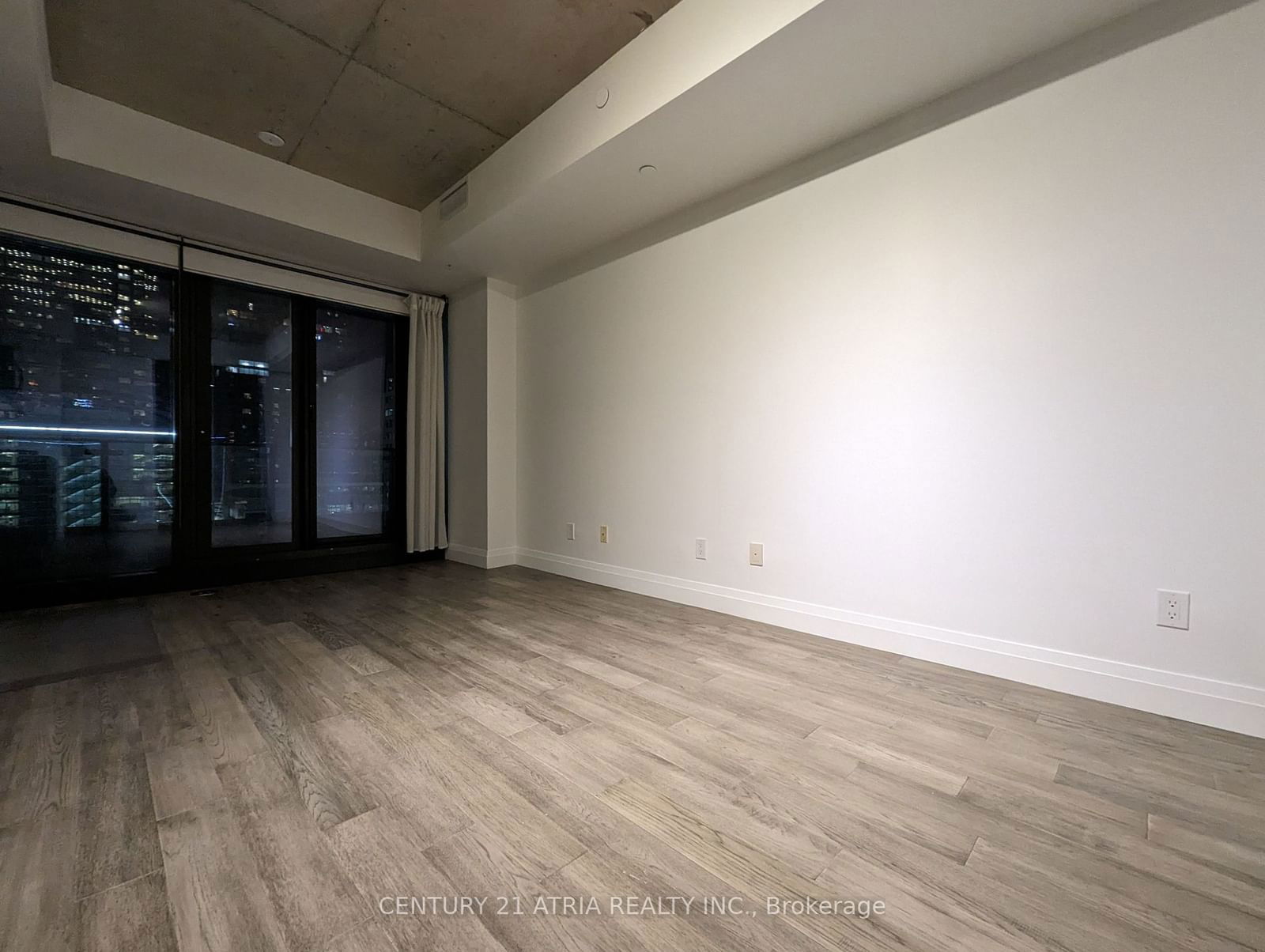 224 King St W, unit 905 for rent