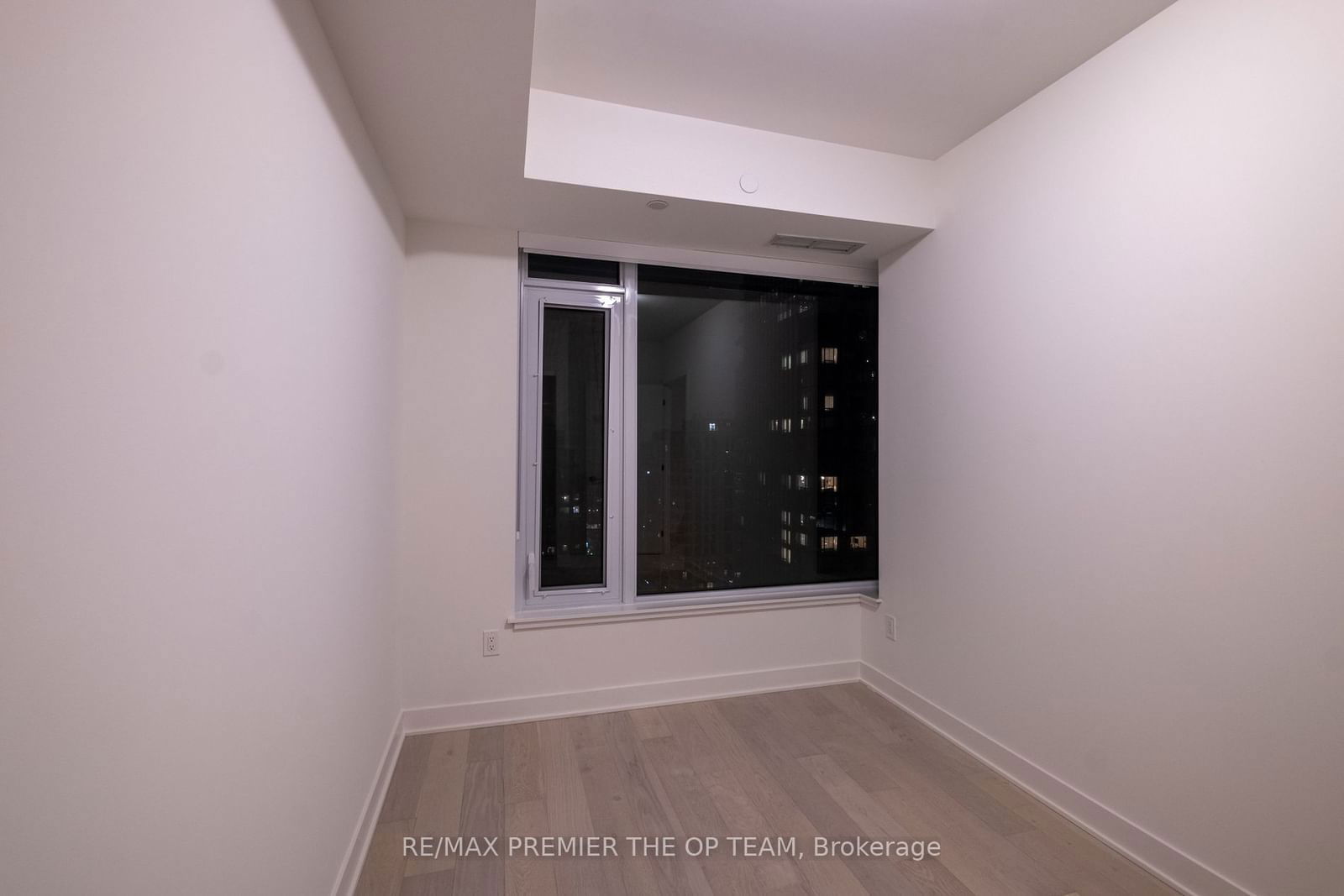 11 Yorkville Ave, unit 1501 for rent