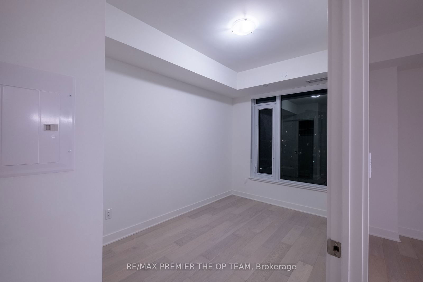 11 Yorkville Ave, unit 1501 for rent