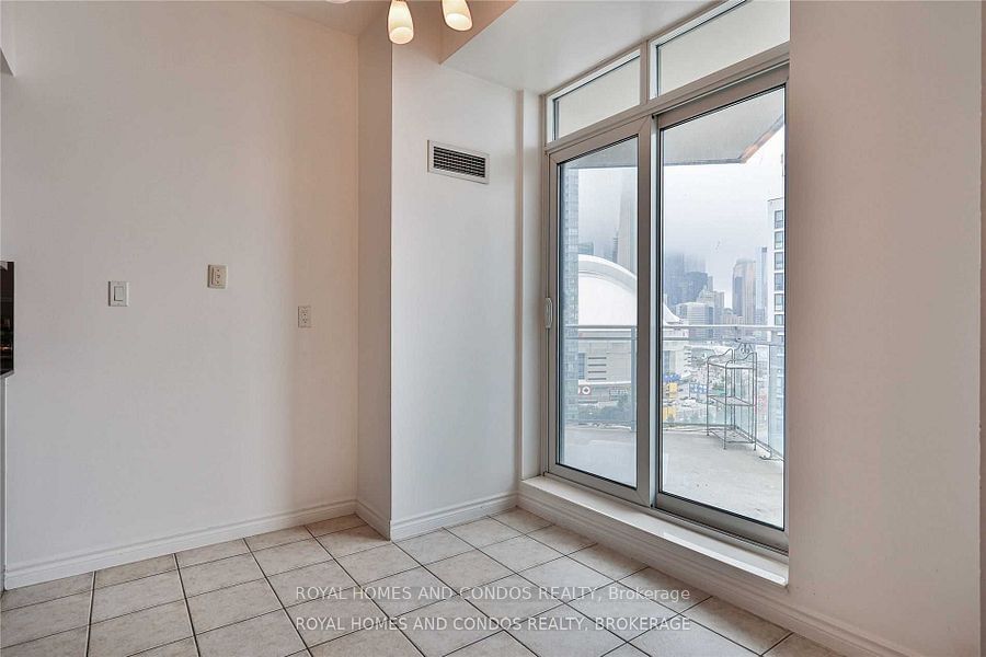 410 Queens Quay W, unit Lph6 for rent