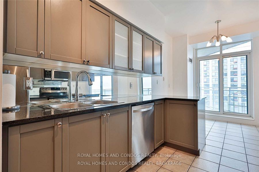 410 Queens Quay W, unit Lph6 for rent