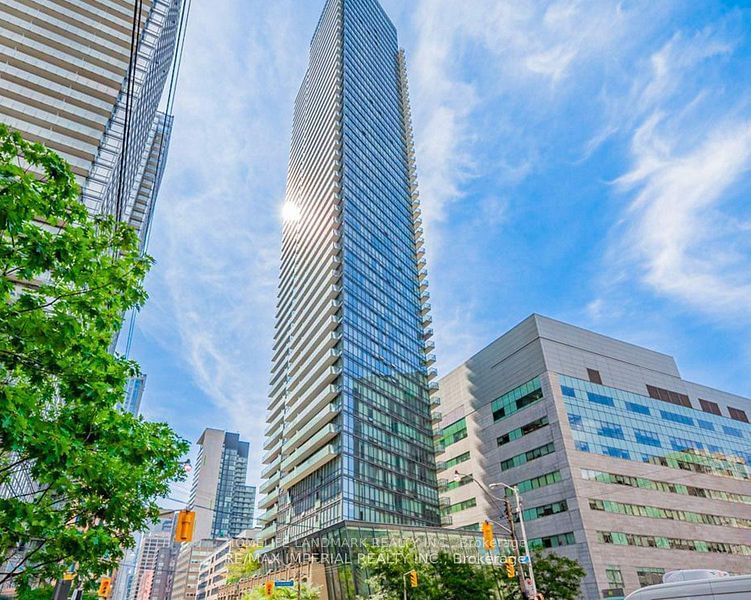 832 Bay St, unit 4808 for rent