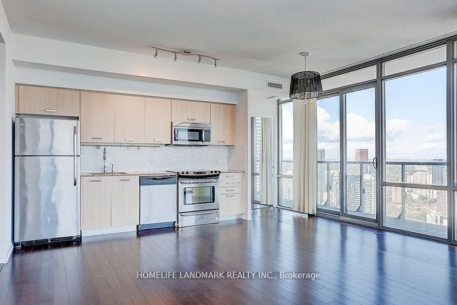 832 Bay St, unit 4808 for rent