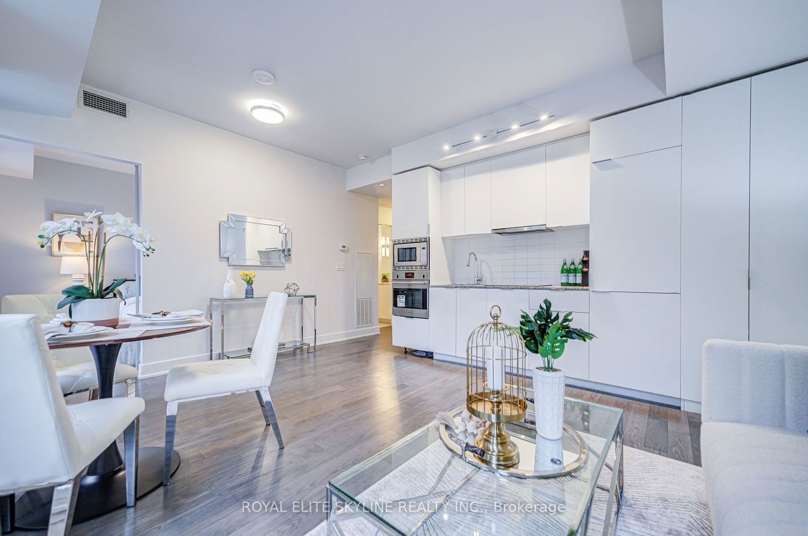 955 Bay St, unit 310 for sale