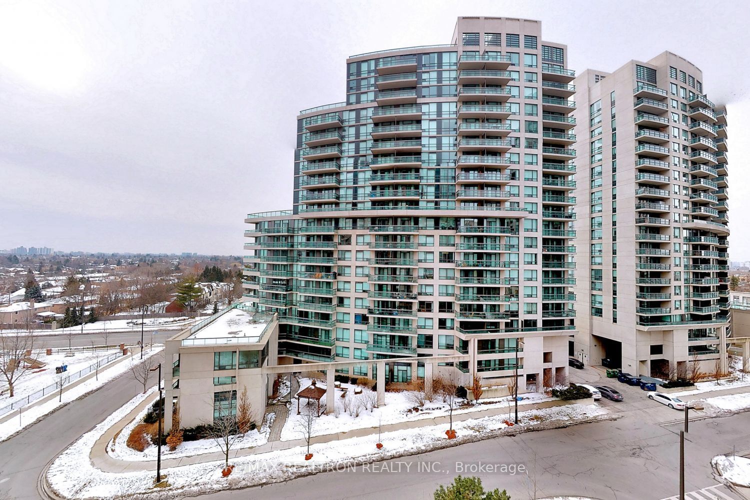 23 Lorraine Dr W, unit 910 for rent