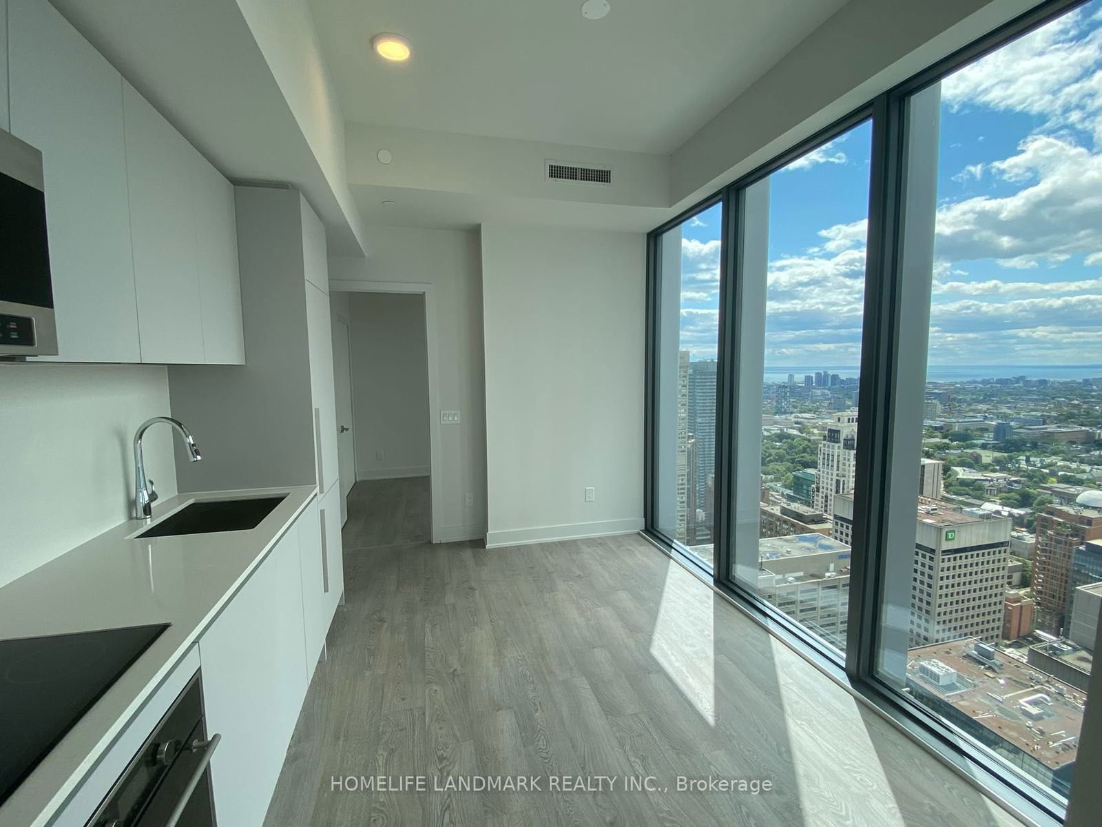 8 Cumberland St, unit 4702 for rent