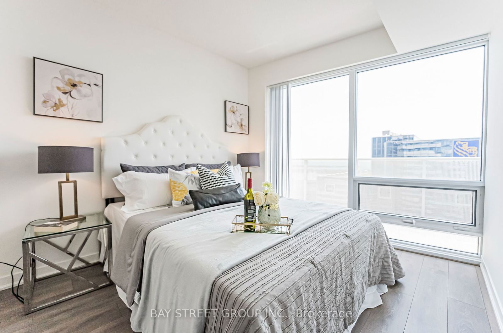 100 Harbour St, unit 4310 for sale