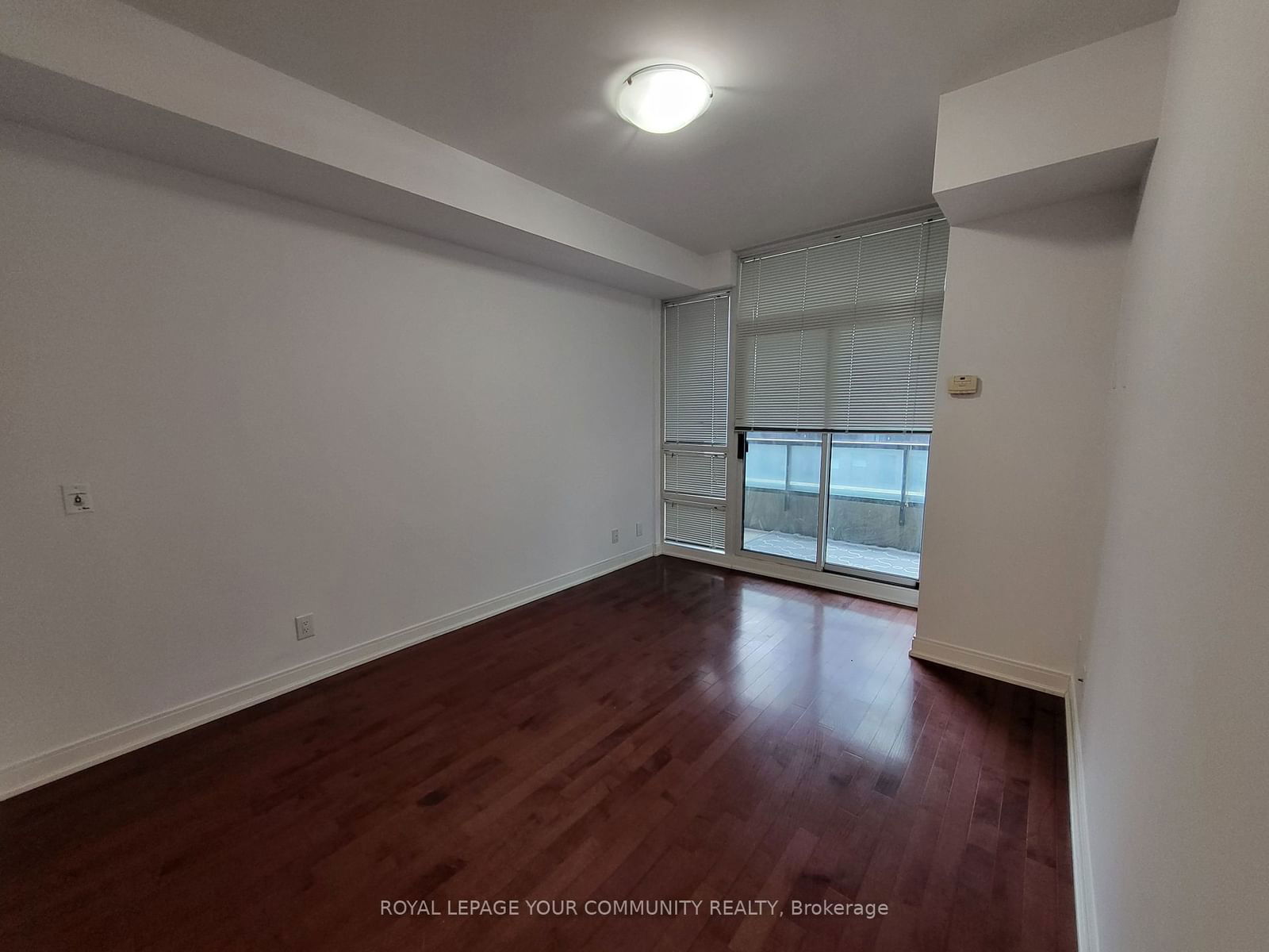 88 Broadway Ave, unit 605 for rent