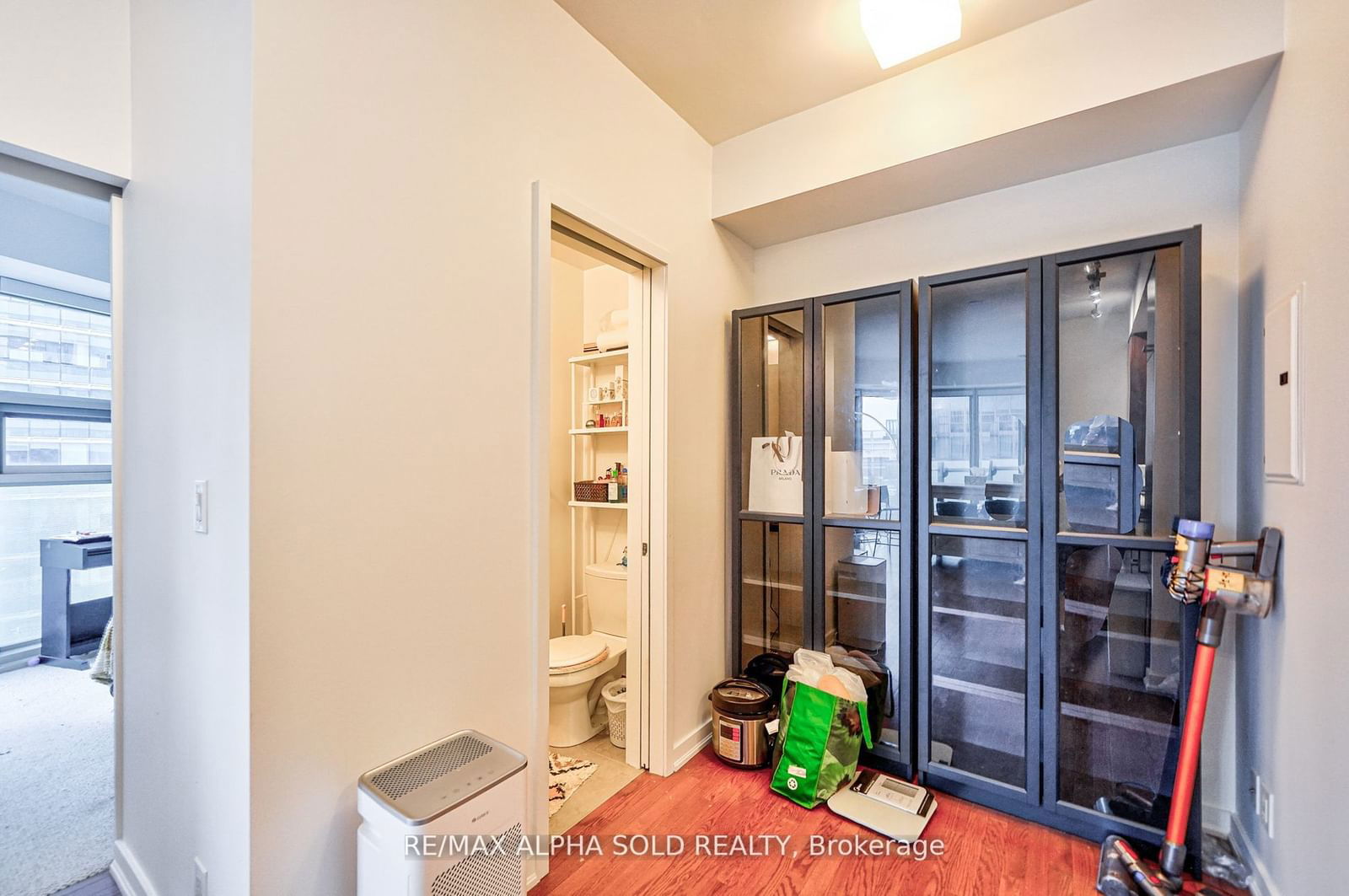 12 York St, unit 707 for rent