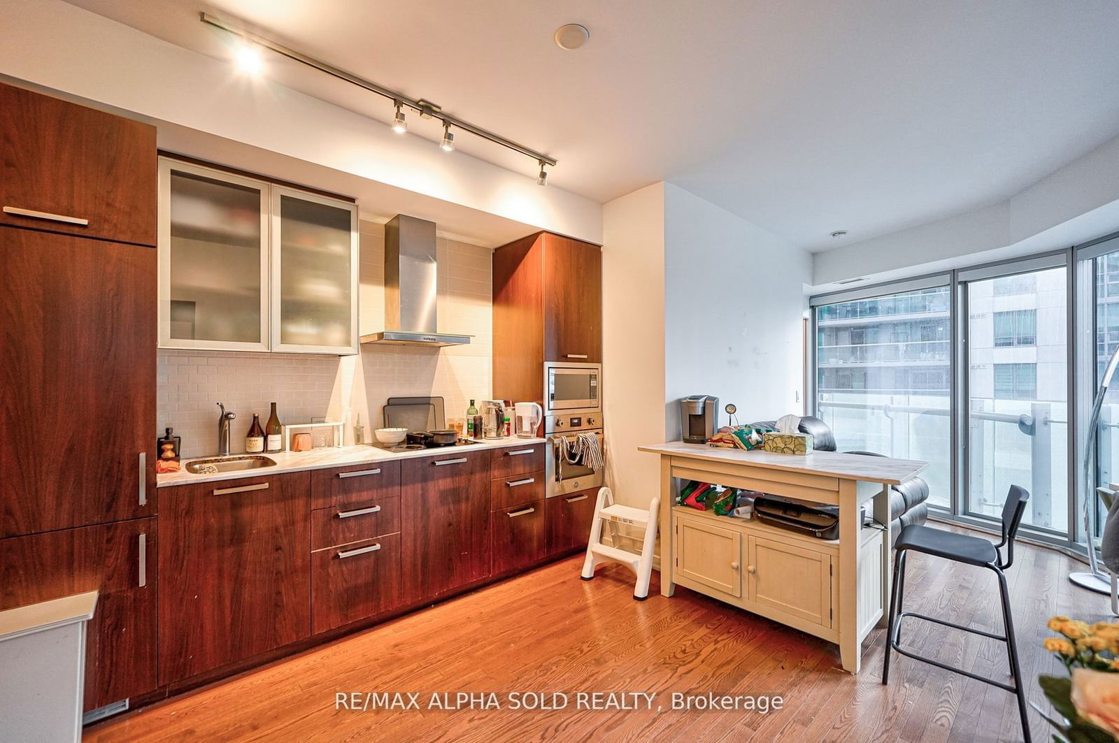 12 York St, unit 707 for rent