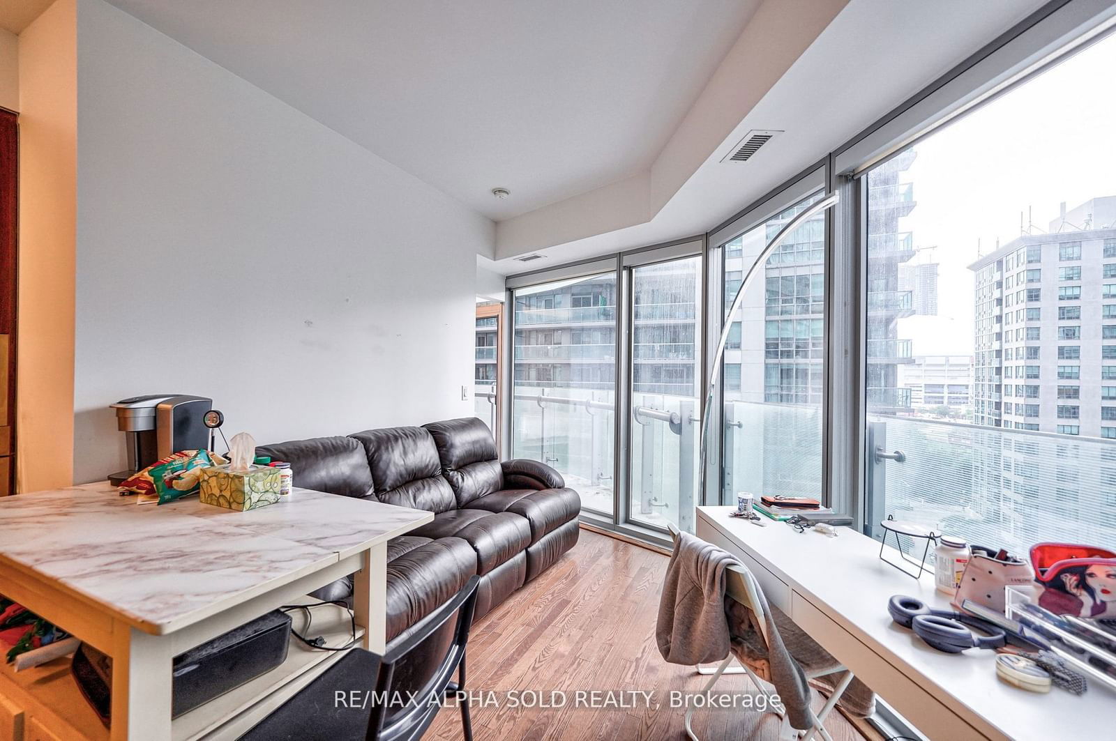 12 York St, unit 707 for rent