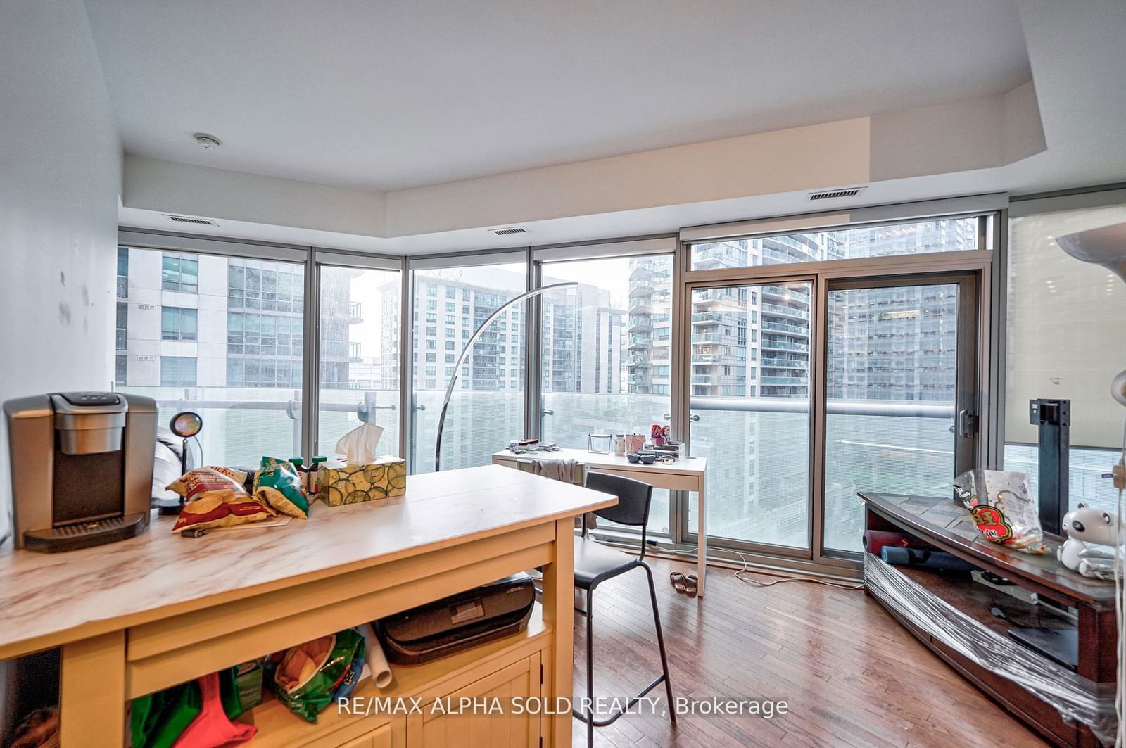 12 York St, unit 707 for rent