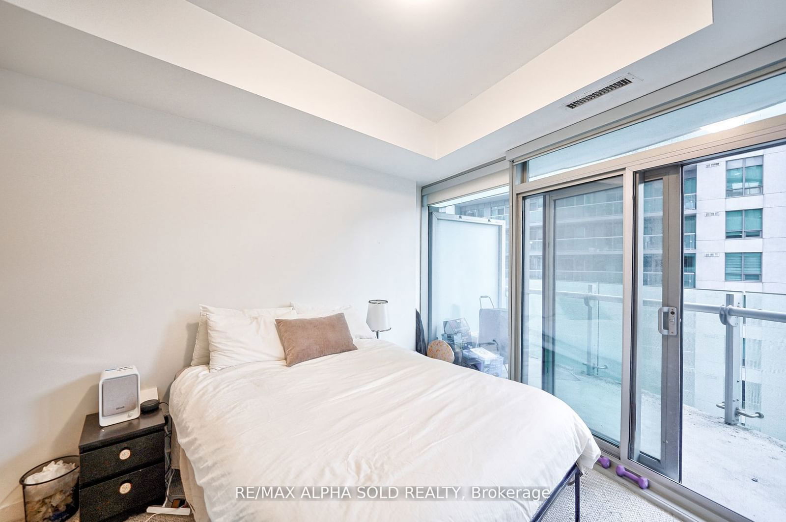 12 York St, unit 707 for rent