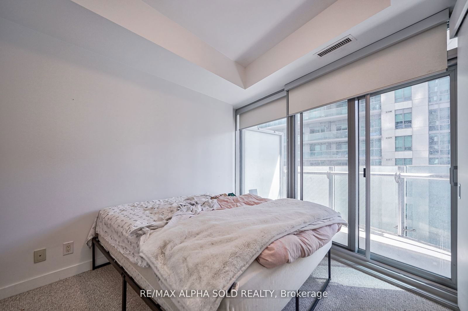 12 York St, unit 707 for rent