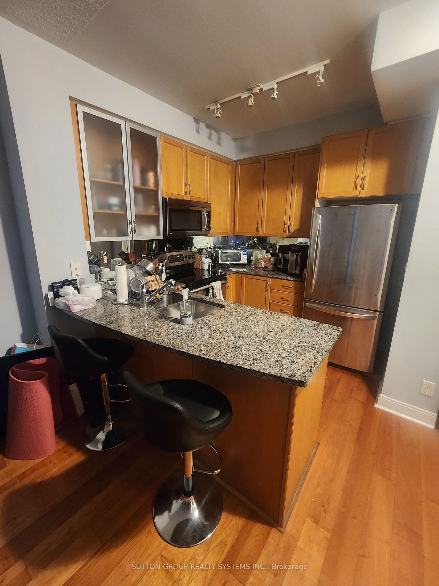 18 Yorkville Ave, unit 1403 for rent