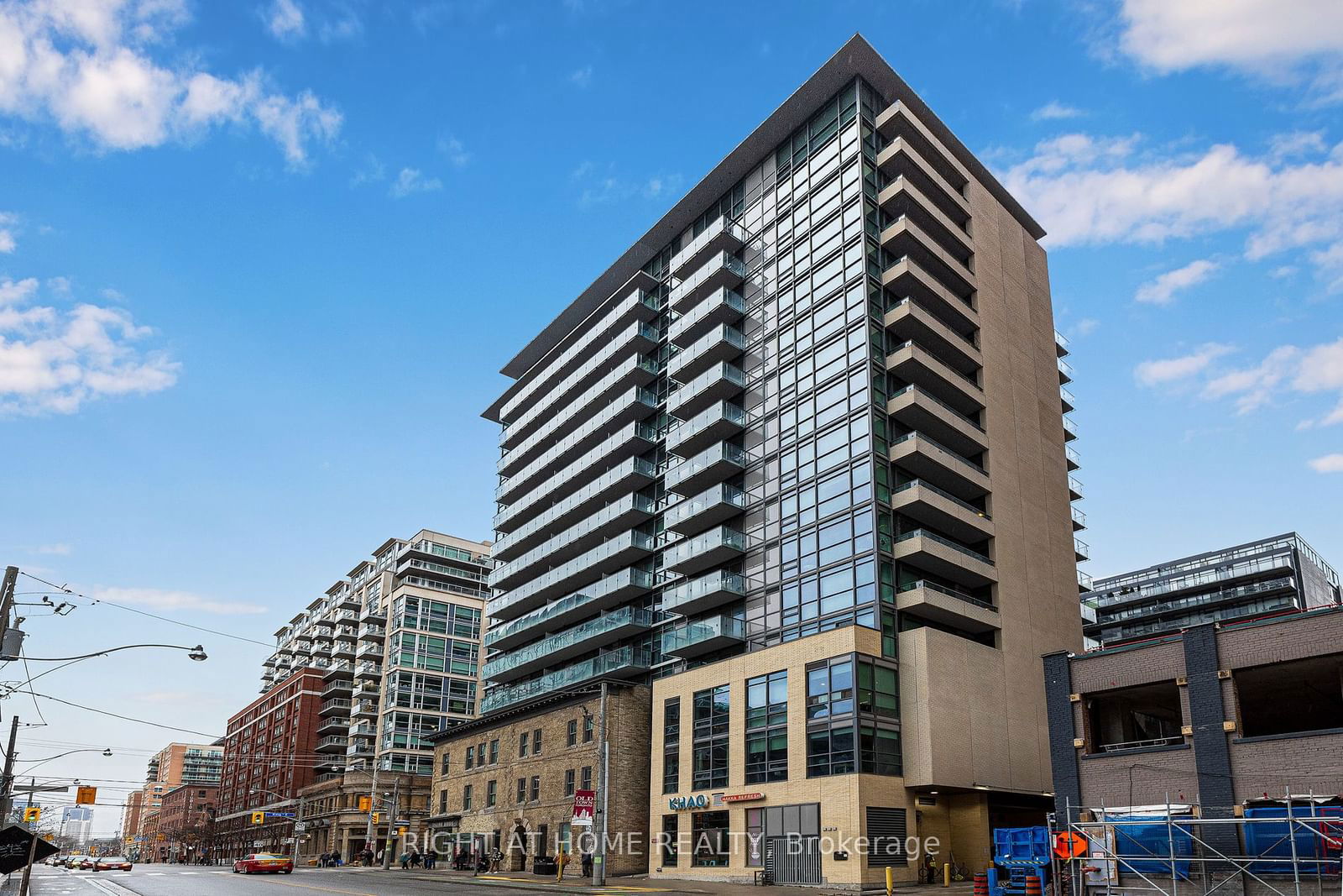 39 Sherbourne St, unit 608 for rent