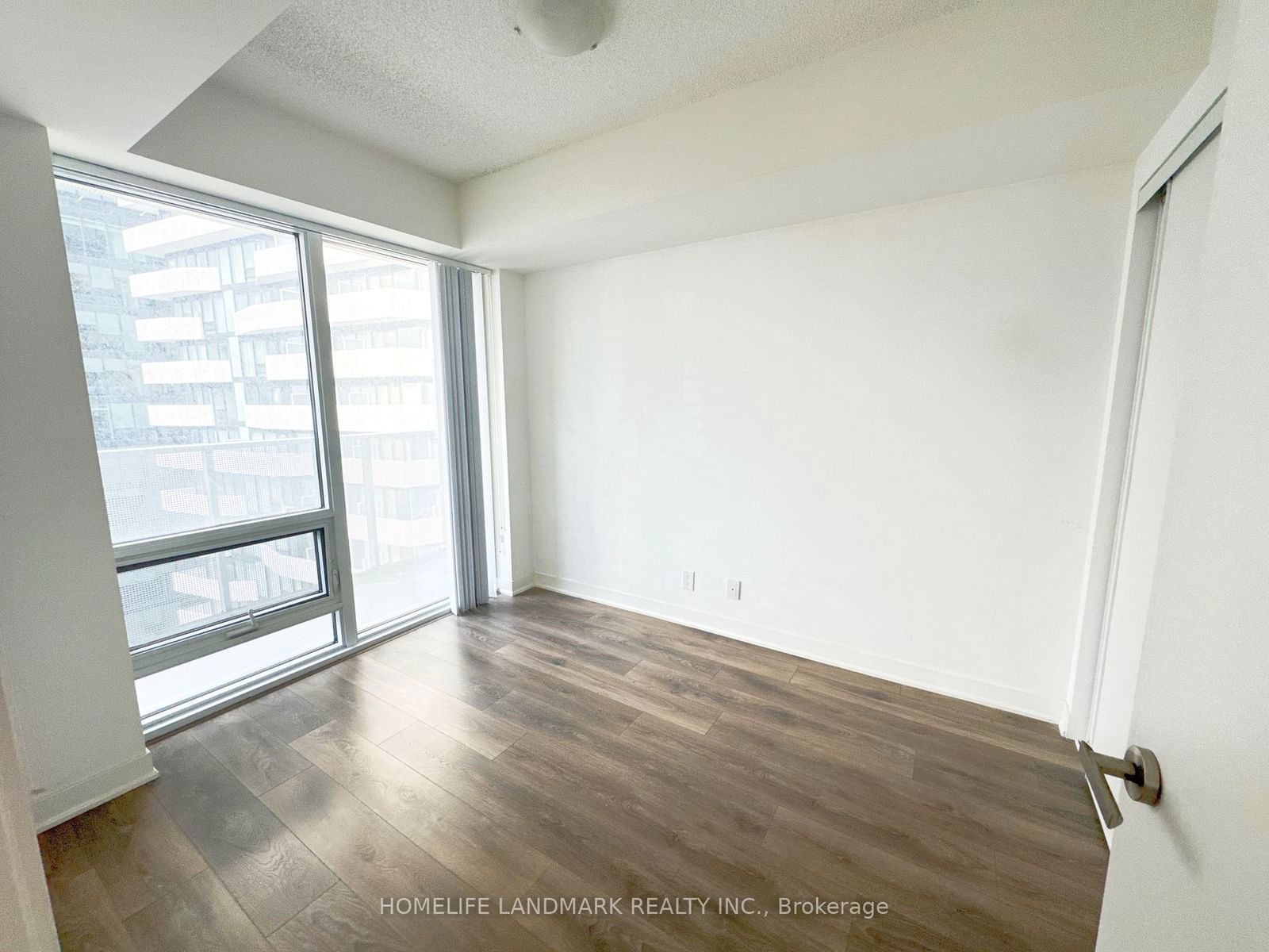 88 Harbour St, unit 2010 for rent