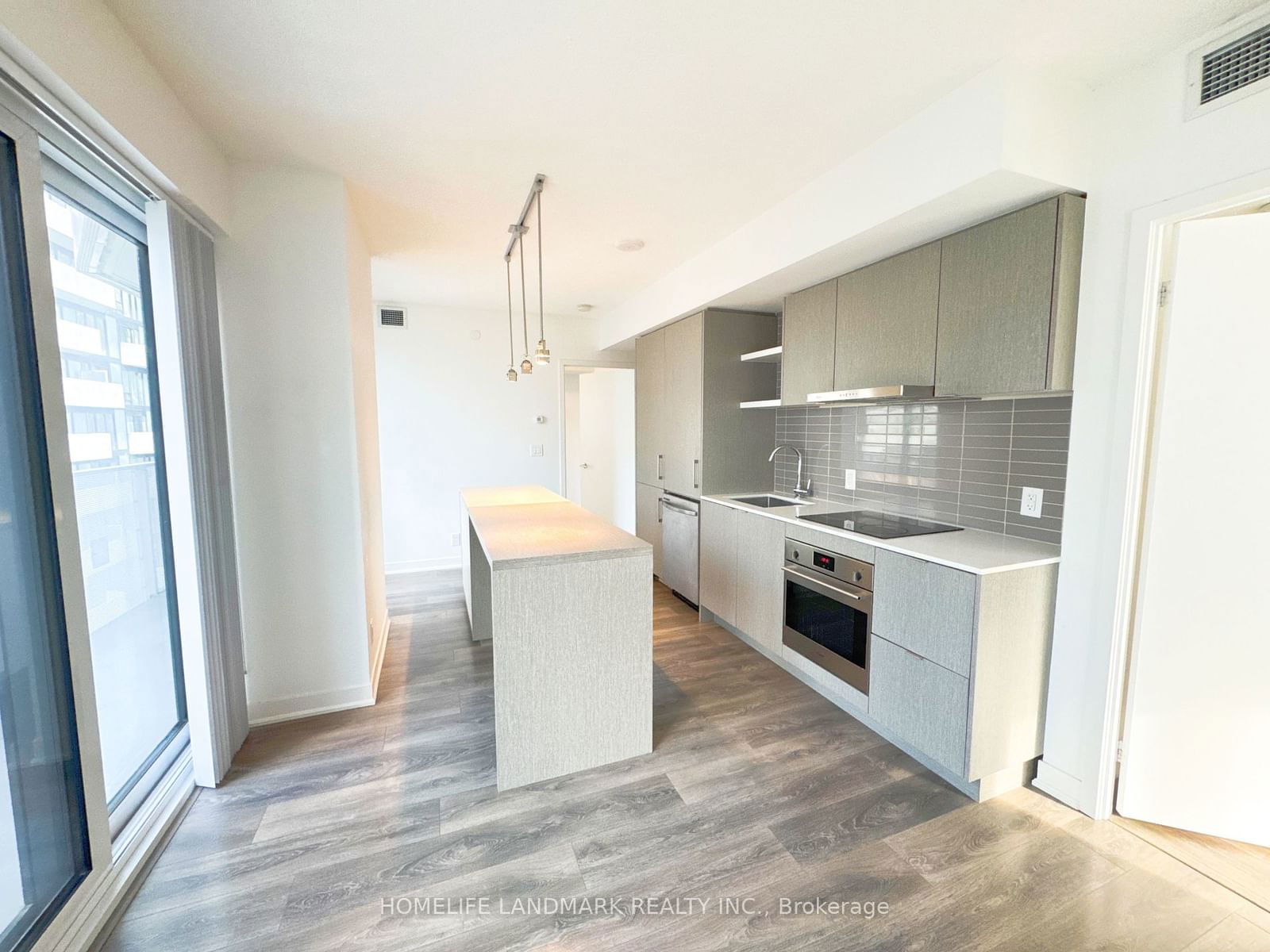 88 Harbour St, unit 2010 for rent